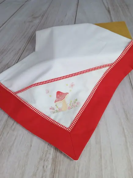 Cueiro Flanela para Bebê Bordado Bosque Cogumelo Vermellho