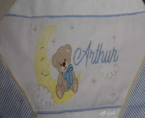 Cueiro Flanelado Personalizado Ursinho na Lua Menino Azul