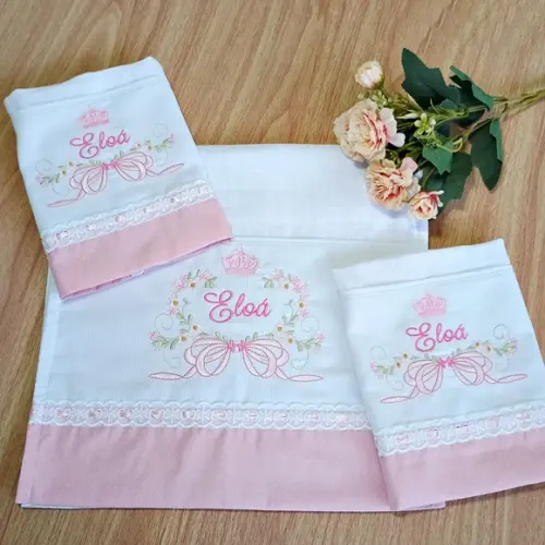 Fralda Bordada e Fraldinha de Boca Personalizada Flores Rosa