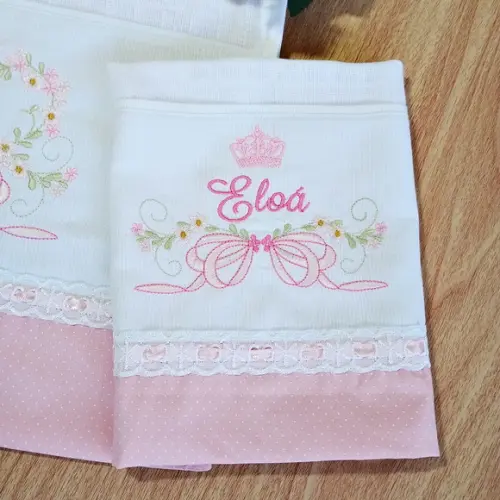 Fralda Bordada e Fraldinha de Boca Personalizada Flores Rosa