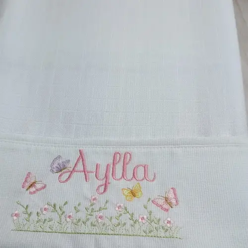Fralda Multiuso Personalizada Jardim Delicado com Borboletas