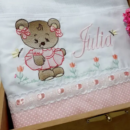 Fralda Passeio Bordada Personalizada Ursinha Rosa