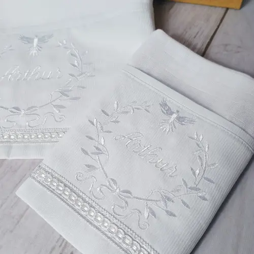 Kit Batizado Fralda de Ombro e Boca Personalizados Branco