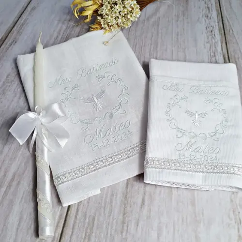 Kit Batizado Personalizado Toalha de Linho, Fralda e Vela