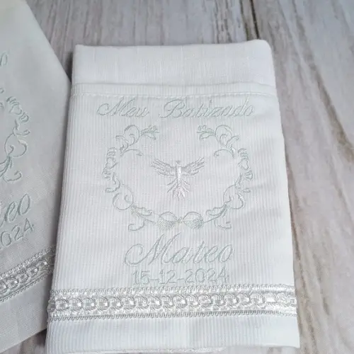 Kit Batizado Personalizado Toalha de Linho, Fralda e Vela