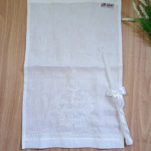Kit Batizado Toalha Linho Fralda Boca e Ombro e Vela Branco