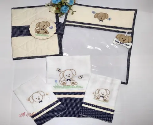 Kit Bebê Fraldas Bordadas, Saquinho de Roupa e Porta Fraldas