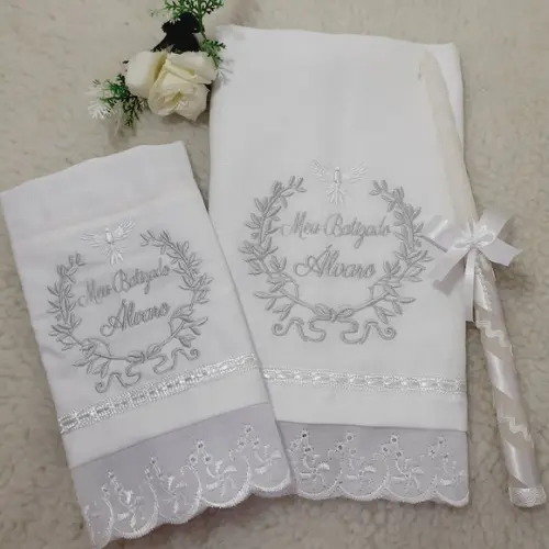 Kit Batizado Toalha Linho Vela Decorada e Fralda Boca