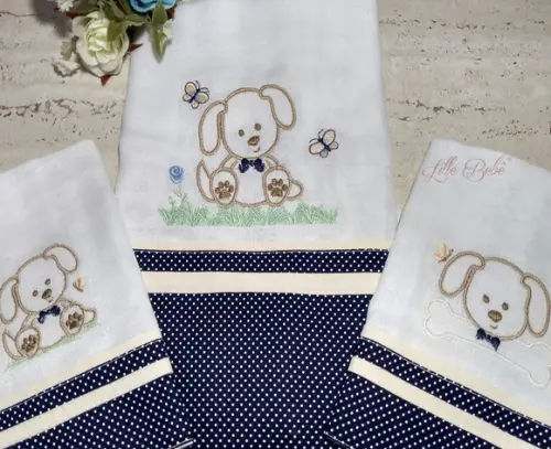 Kit Bebê Fraldas Bordadas, Saquinho de Roupa e Porta Fraldas