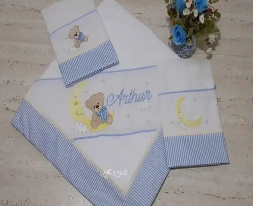 Kit Cueiro Flanelado Personalizado e Fraldas Ursinho na Lua