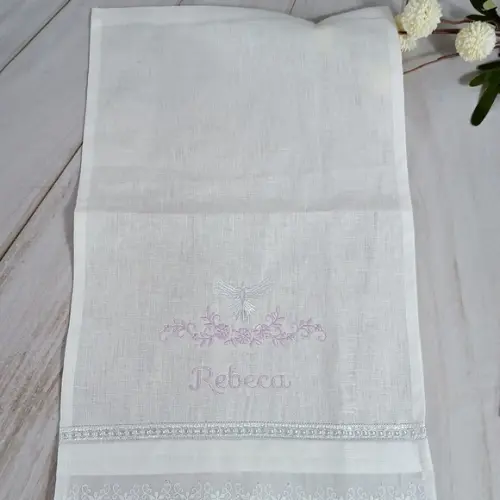 Kit de Batizado Lavanda Delicado Toalha Personalizada e Vela