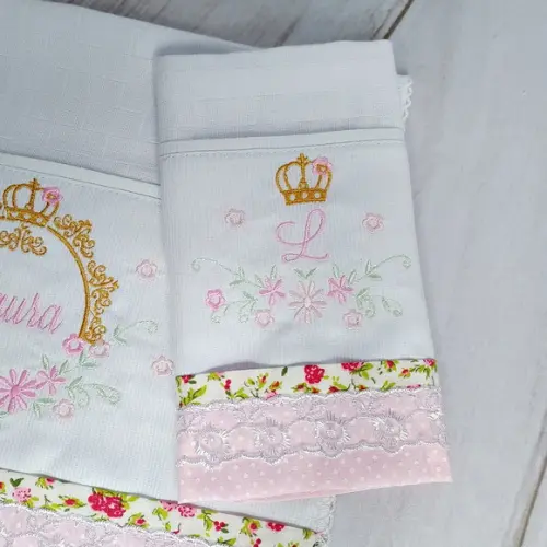 Kit Fralda Bordadas e Personalizadas Flores Rosa Menina