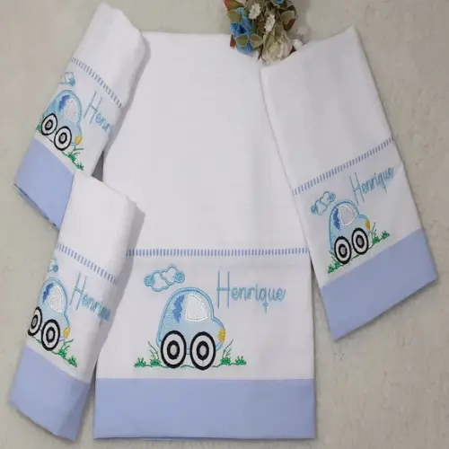 Kit Fralda de Cobrir e Fraldinhas de Boca Bordado Carrinho