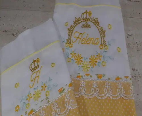 Kit Fralda de Ombro e Fraldinha de Boca Bordado Amarelo