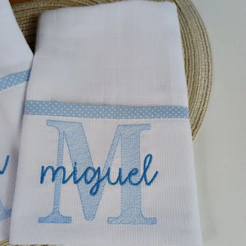 Kit Fralda Ombro e Boca Bordada Personalizada Monograma Azul