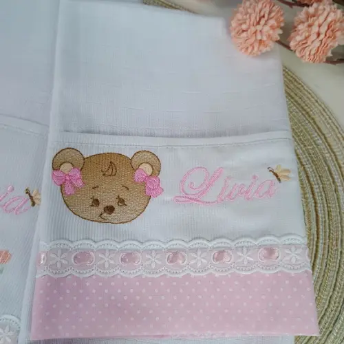 Kit Fraldas de Ombro e Boca Bordada Nome Ursinha Rosa