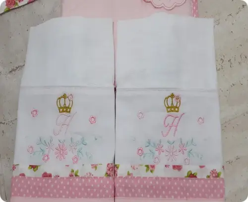Kit Maternidade Fralda, Saquinho de Roupa e Porta Fraldas