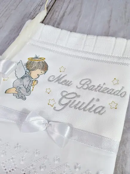 Kit Toalha Batismo Anjinho e Nome e Vela Decorada Menina