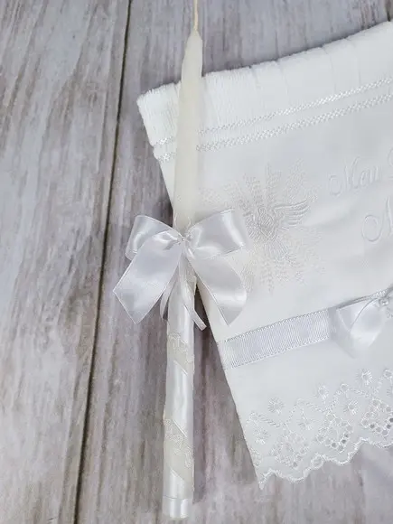 Kit Toalha Batizado Bordada Espírito Santo e Vela