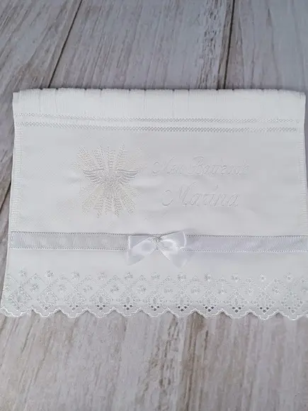 Kit Toalha Batizado Bordada Espírito Santo e Vela