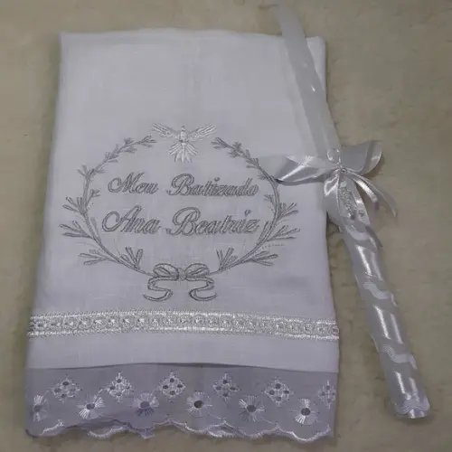 Kit Toalha Batizado Cambraia de Linho Bordada Vela Decorada
