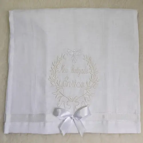 Kit Toalha Batizado Cambraia de Linho Bordada Vela Decorada