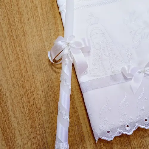 Kit Toalha Batizado Nossa Senhora Aparecida e Vela