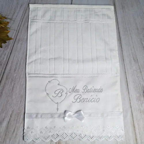 Kit Toalha Batizado Personalizada Terço Cinza e Vela Menino