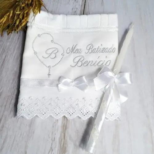 Kit Toalha Batizado Personalizada Terço Cinza e Vela Menino