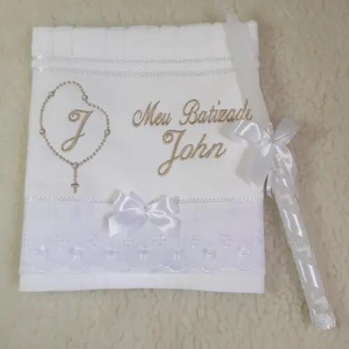 Kit Toalha de Batizado e Vela Decorada Terço Menino