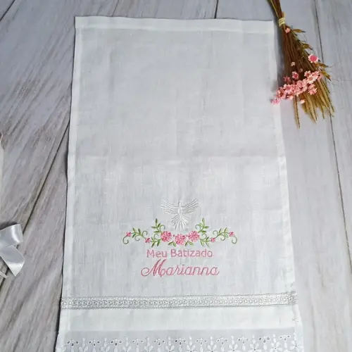 Toalha Batismo Cambraia Linho Espírito Santo Vela Decorada