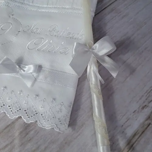 Toalha Batismo Personalizada Branca e Vela Decorada
