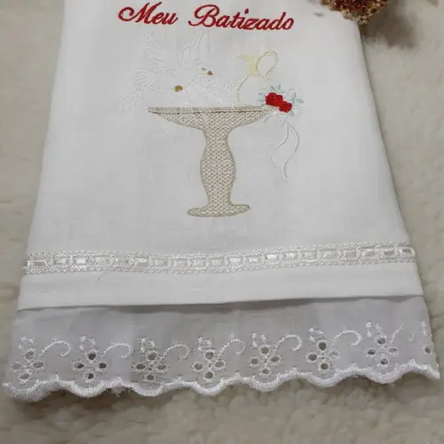 Toalha Batizado Cambraia de Linho Bordada Branco e Vermelho
