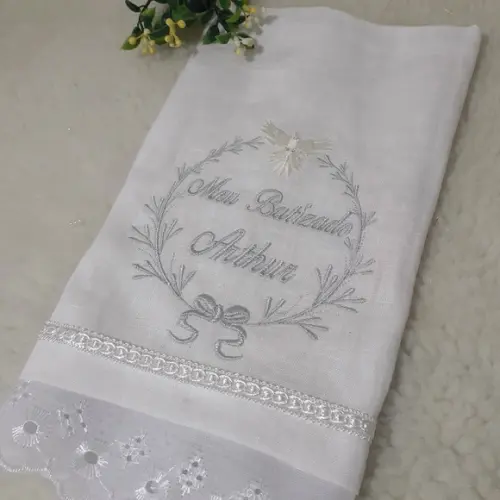 Toalha Batizado Cambraia de Linho Bordada Personalizada