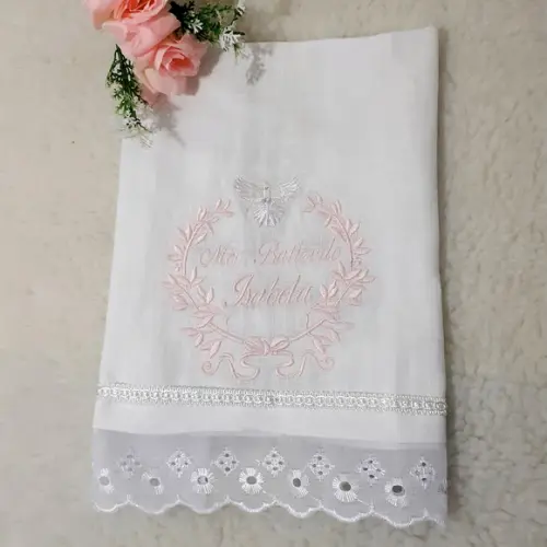 Toalha Batizado Cambraia de Linho Bordada Personalizada