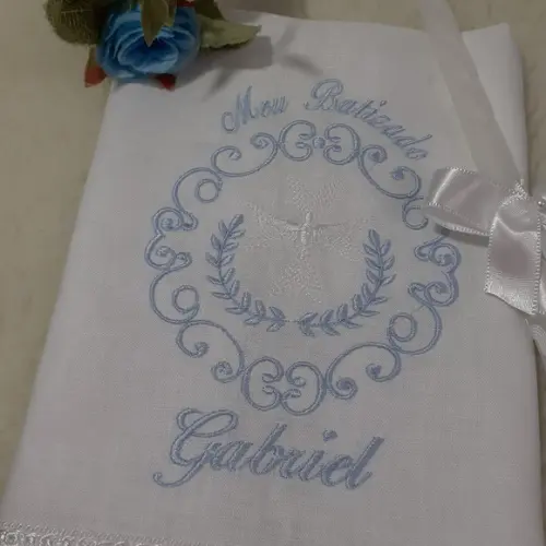 Toalha Batizado Cambraia de Linho com Nome Vela Decorada