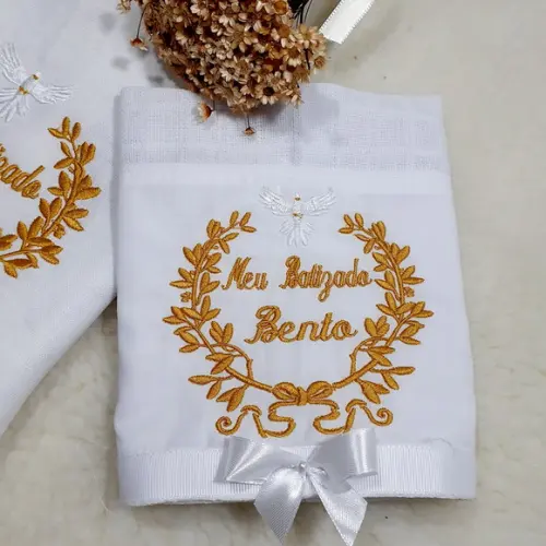 Toalha Batizado Cambraia Linho Vela Decorada e Fralda Boca