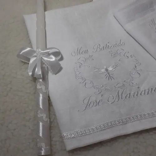 Toalha Batizado Cambraia Linho Vela e Fralda Bordado Branco