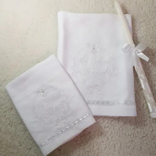 Toalha Batizado Cambraia Linho Vela e Fralda Bordado Branco