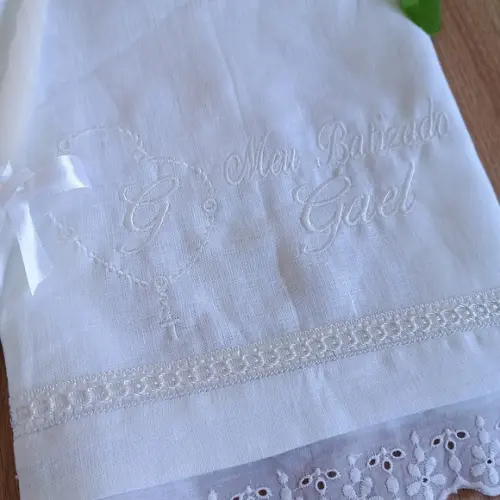 Toalha Batizado de Linho Branca Personalizada Vela Decorada