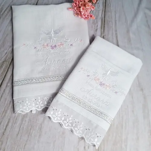 Toalha Batizado de Linho Personalizada e Fralda Flores