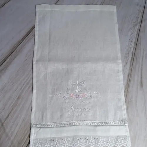 Toalha Batizado de Linho Personalizada Flores Menina Branco