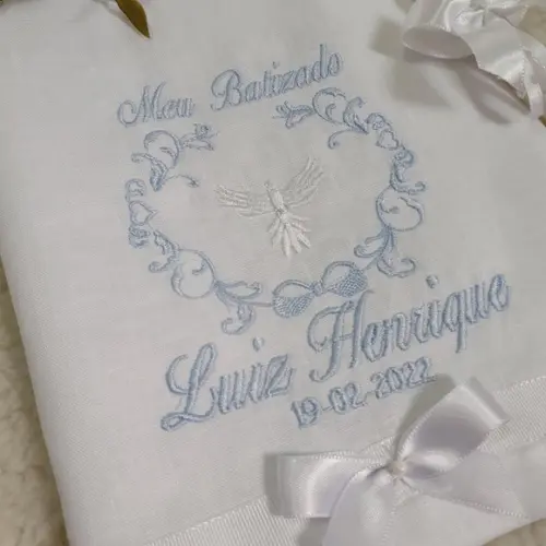 Toalha Batizado Linho Bordada Nome e Vela Decorada