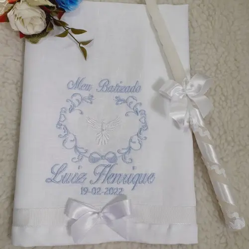 Toalha Batizado Linho Bordada Nome e Vela Decorada