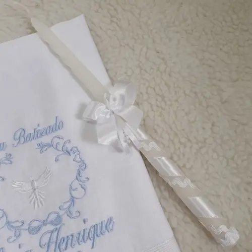 Toalha Batizado Linho Bordada Nome e Vela Decorada