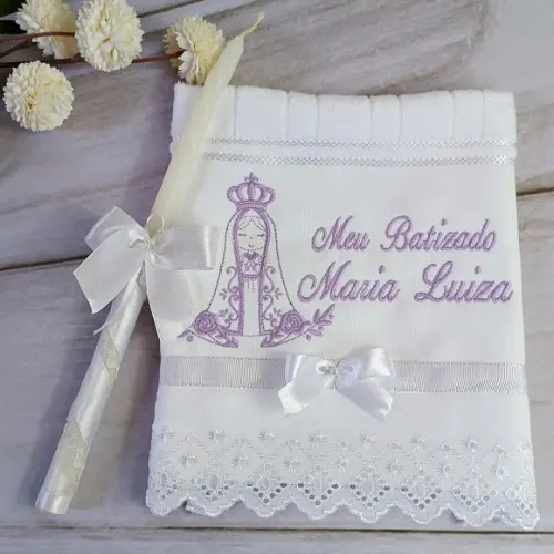 Toalha Batizado Personalizada Nossa Senhora e Vela Decorada