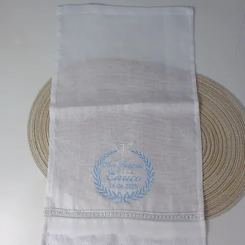 Toalha de Batismo de Linho Personalizada Bordado Azul e Vela