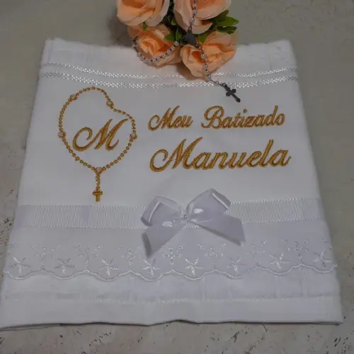 Toalha de Batismo Personalizada Bordada Terço Dourado