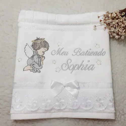 Toalha de Batizado Bordada Menina Anjinho Personalizada