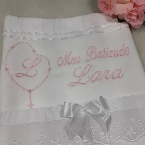 Toalha de Batizado Bordada Nome e Terço Gêmeos